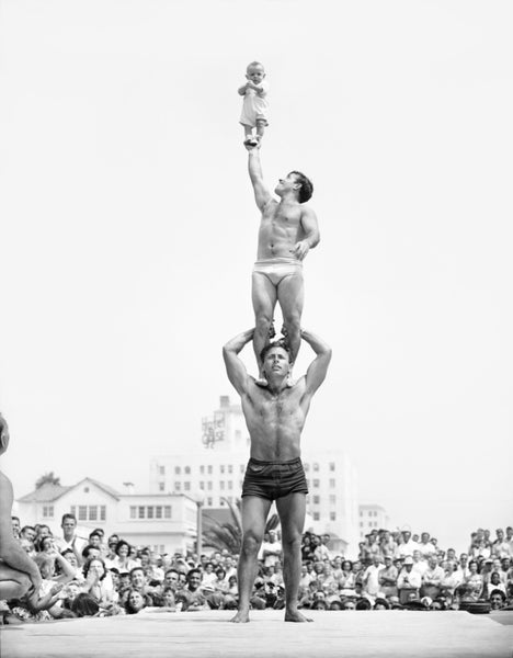 [Acrobats with child], Santa Monica